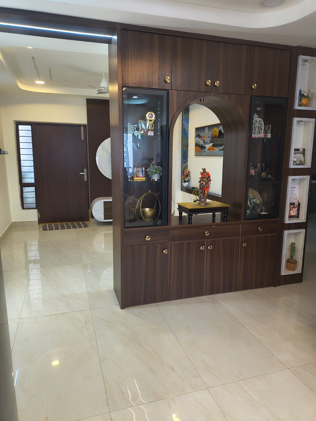 Living room and partition design